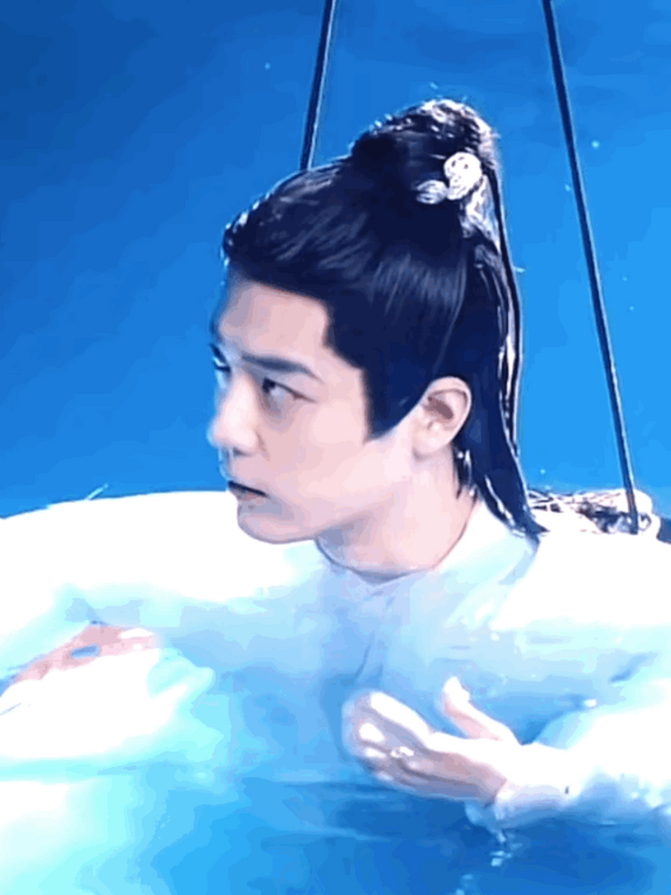 肖战水下吻戏曝光,真的没有一点隐私, 看多了那种绿幕假戏,很多人连