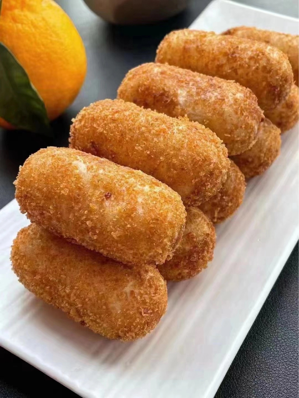 这个糍粑炸四五分钟就可以吃了.