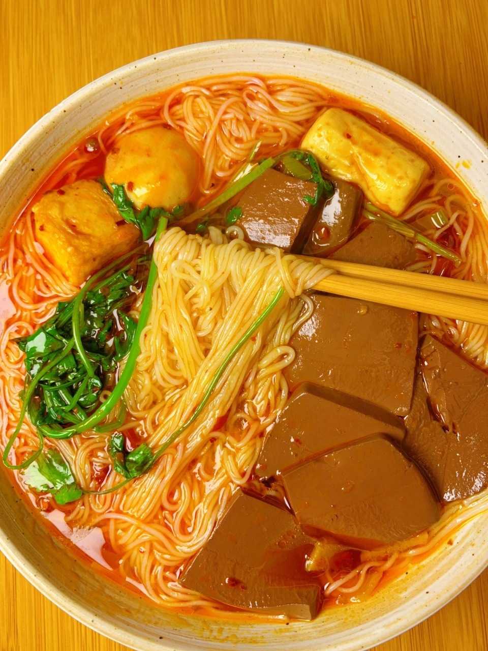 快试试这个麻辣鸭血米线!一锅都不够吃!