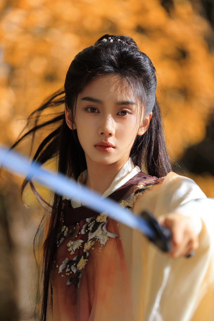 王影璐好英气的长相,她是唯一我觉得内娱女扮男装我会爱上不会出戏的.