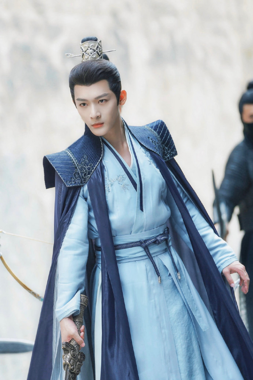 就是说张晚意这个古装仪态真的好绝啊!打戏也好绝!