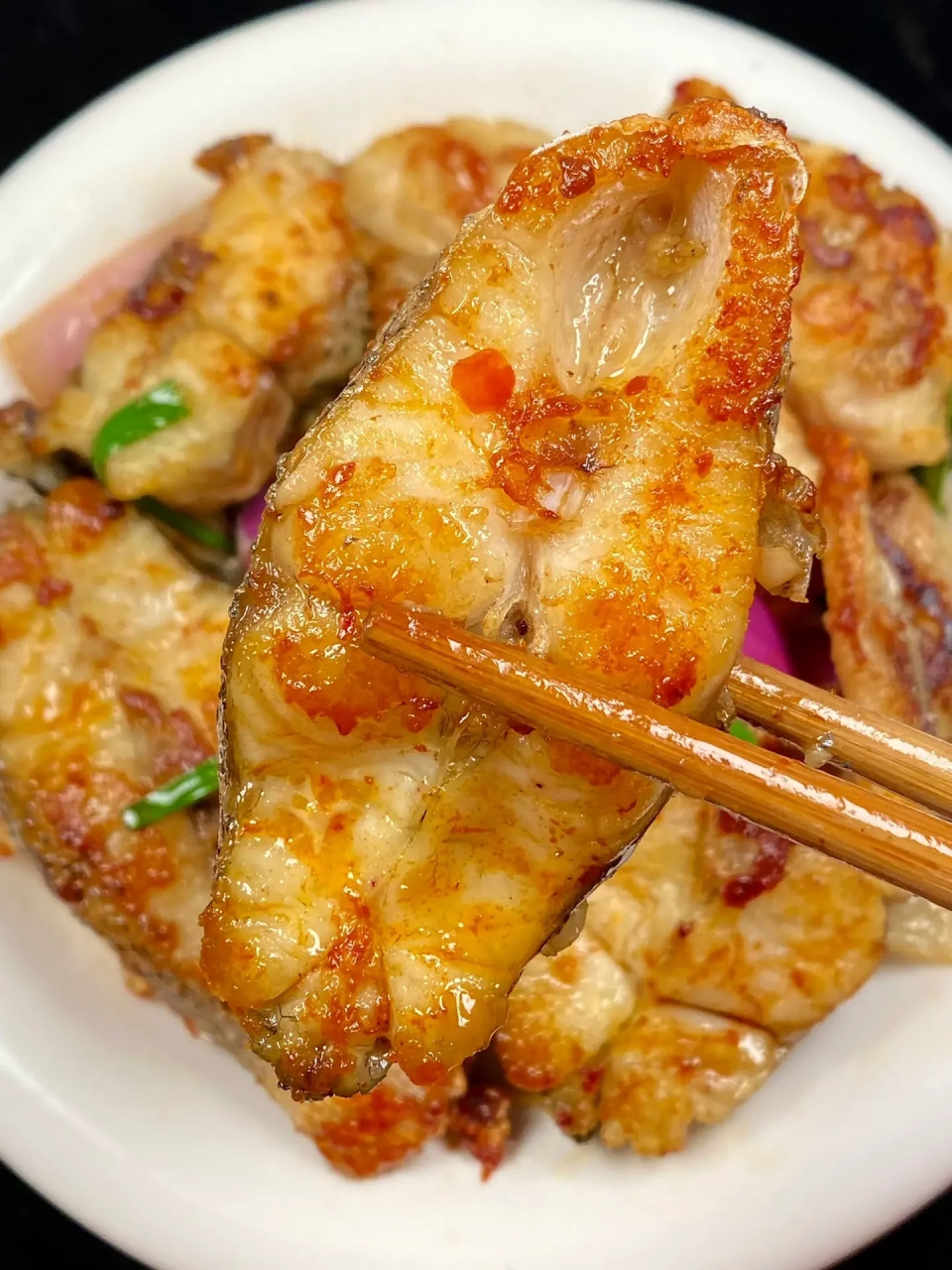 姜葱煎鲈真的好好吃!外焦里嫩,内质鲜嫩又带有焦香的口感