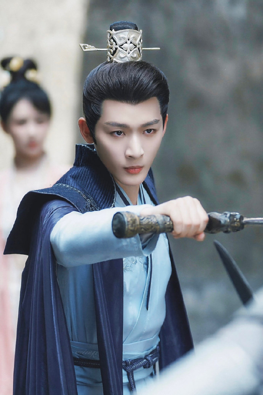 就是说张晚意这个古装仪态真的好绝啊!打戏也好绝!