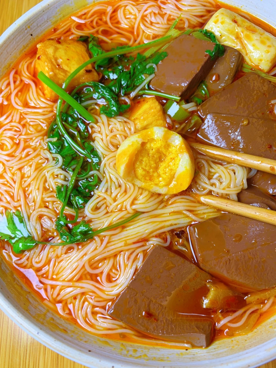 快试试这个麻辣鸭血米线!一锅都不够吃!