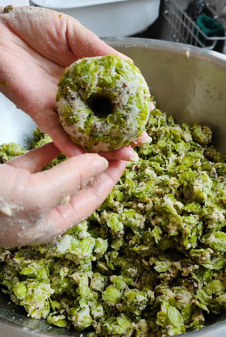 吃榆钱,有余钱榆钱是榆树的果实,因状如铜钱,挂满枝头,故得美名