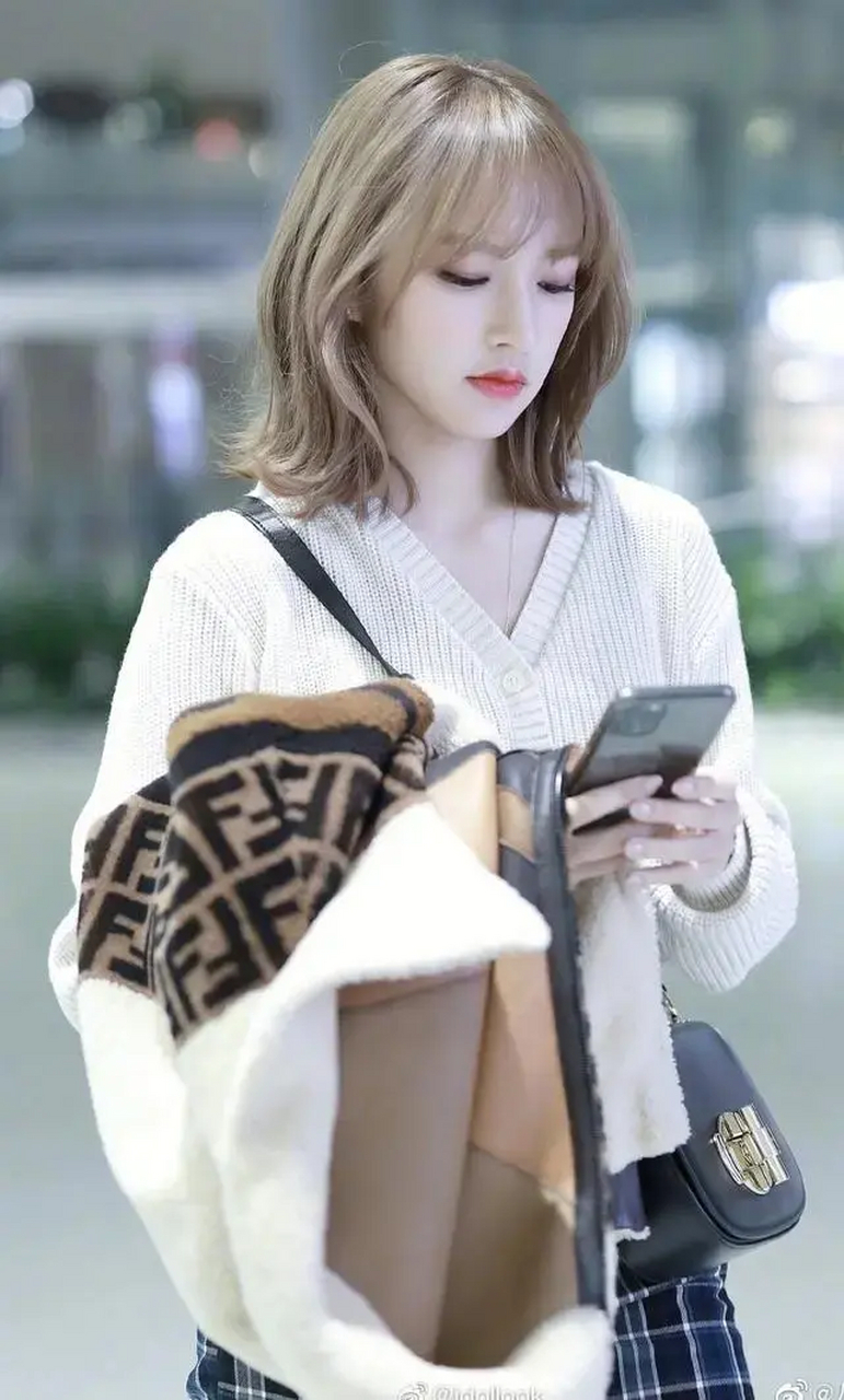 程潇的出圈神图,芭比娃娃般的颜值一览无余,微胖界女神就是这么来的吧