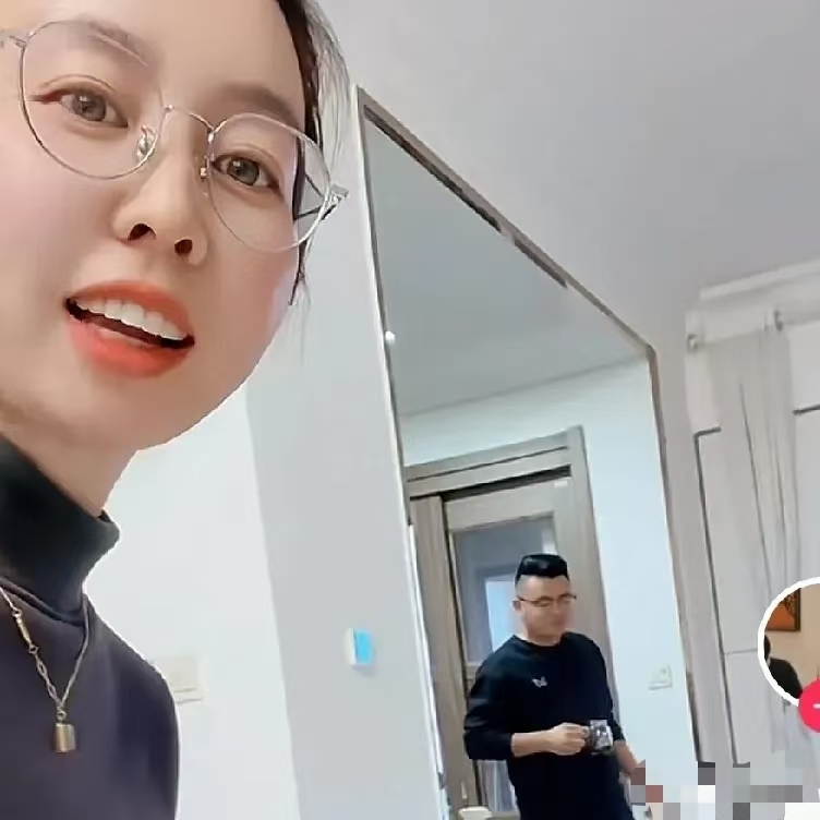 郭威才是田家背后的说话者,他允许纵容田媳妇在直播间对亲妈妈暗搓搓