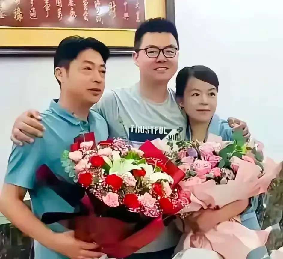 他说:或许我不该出现在你们的生活里,郭威才是你们心里认定的亲儿子!