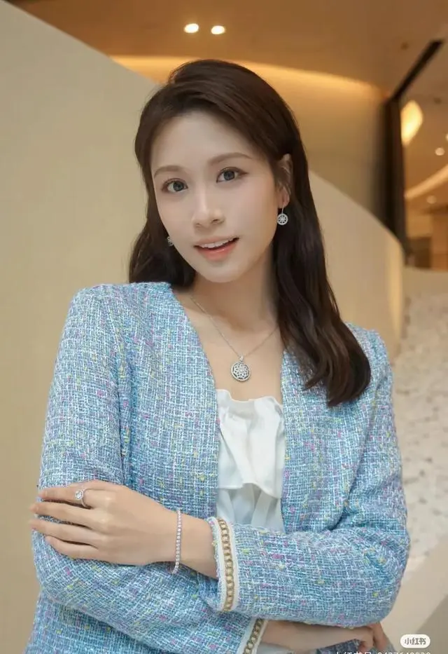 tvb 小花的写真大事件   最近娱乐圈那叫一个热闹,tvb 小花林凯恩的