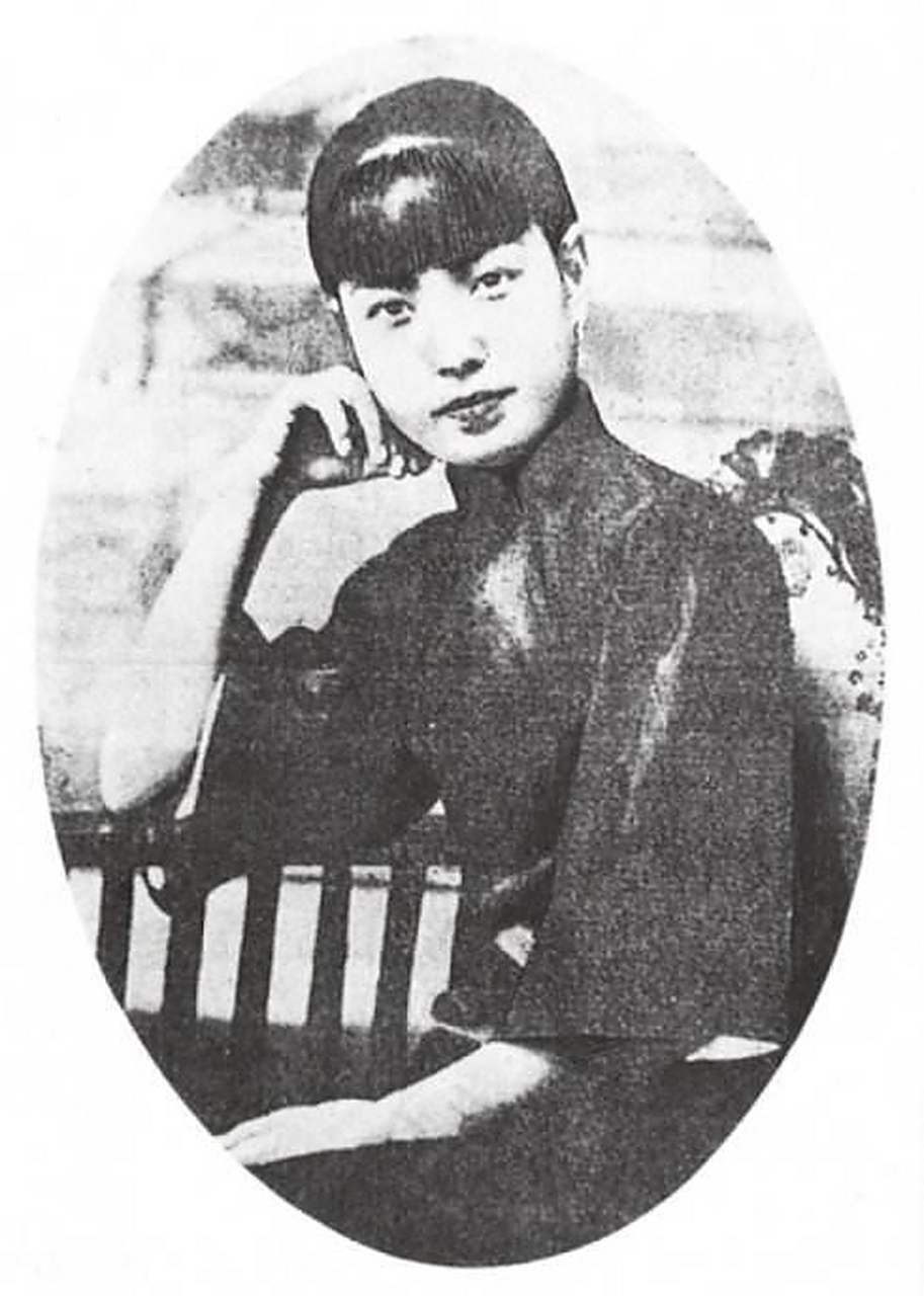 历史#  1922年,黄金荣告诉妻子林桂生:"你交出正室之位和家里的财政