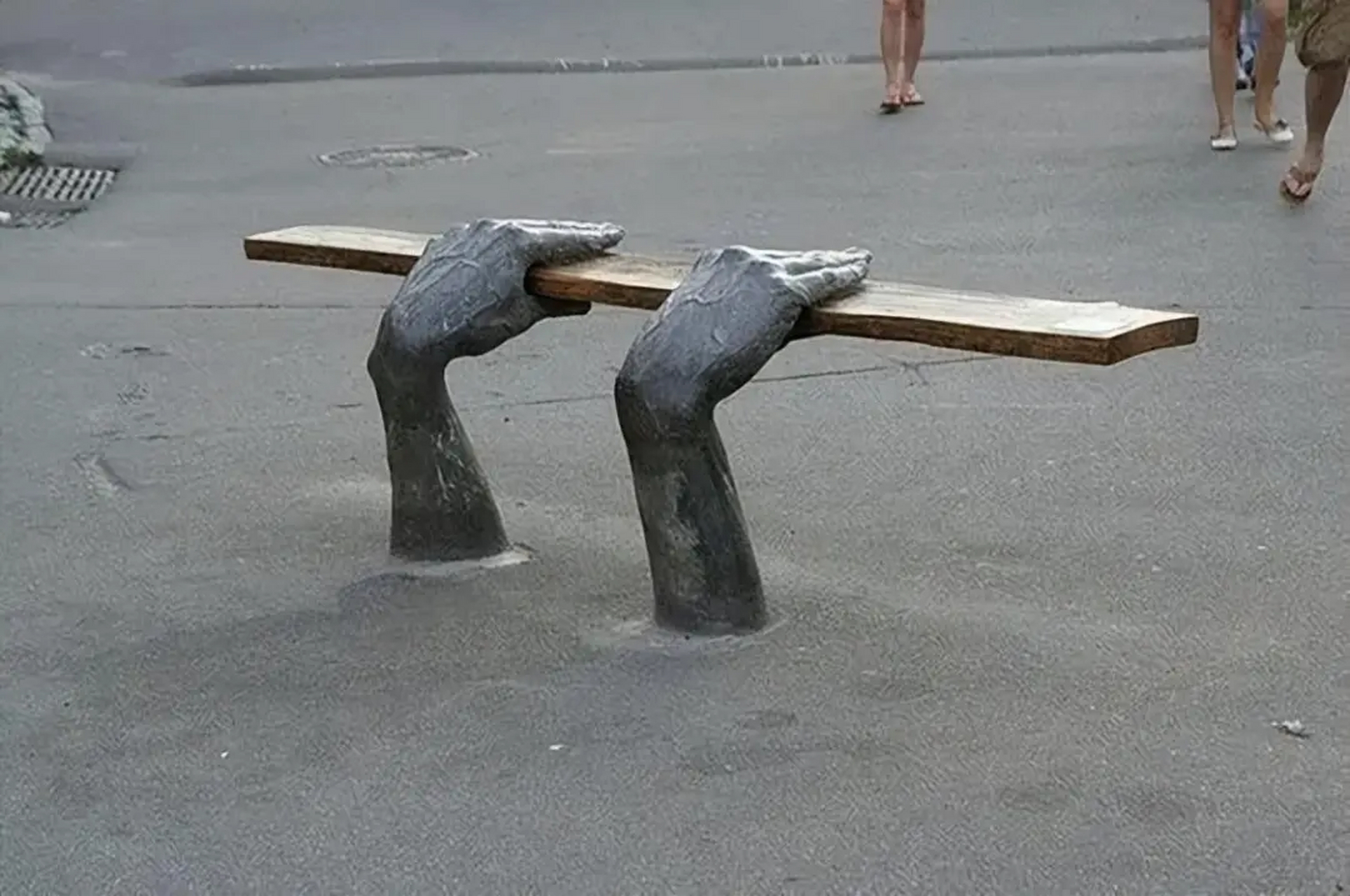些凳子的奇葩设计