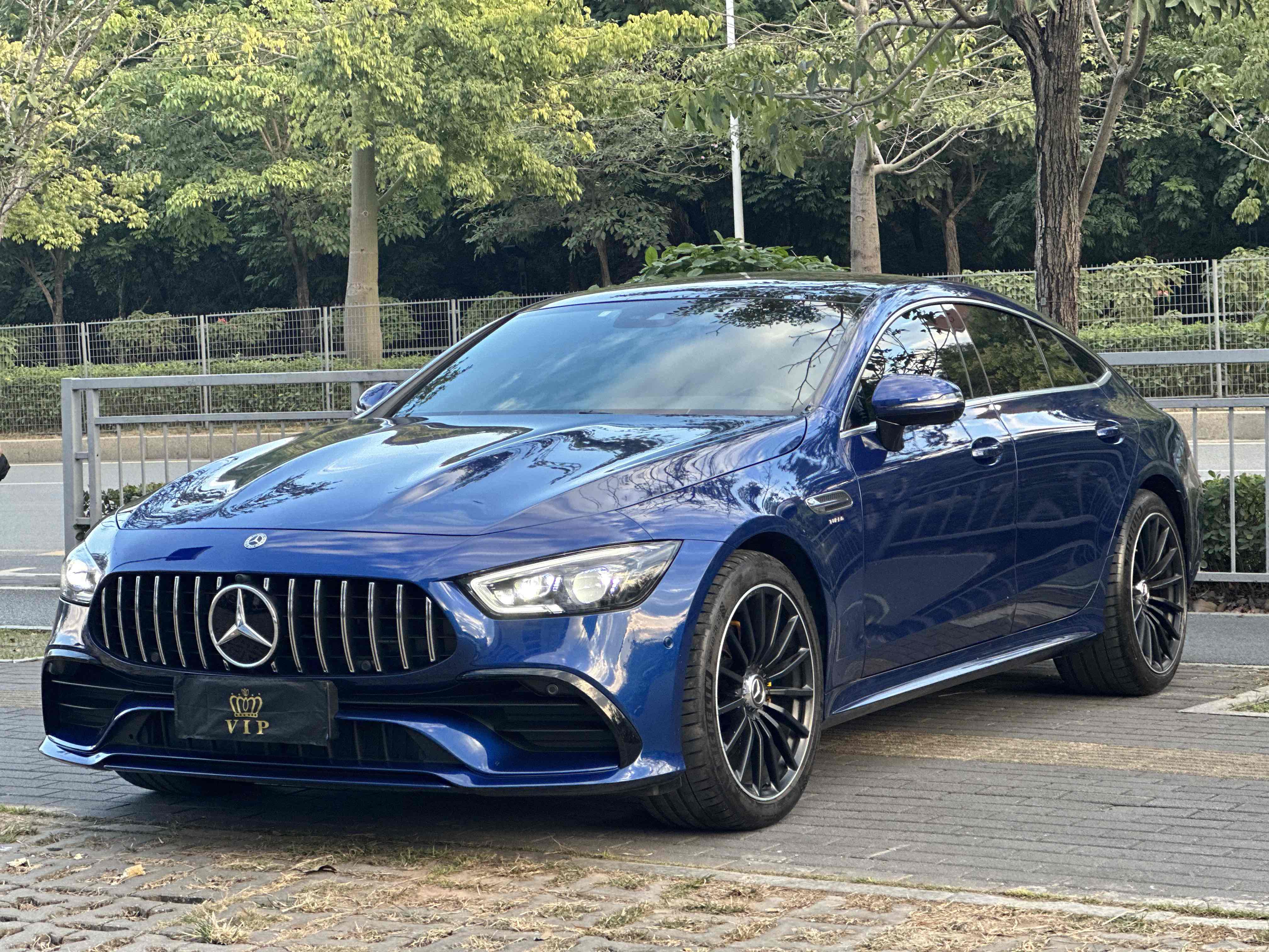 9307遇见蓝色魅力,奔驰amg gt四门跑车惊艳登场!