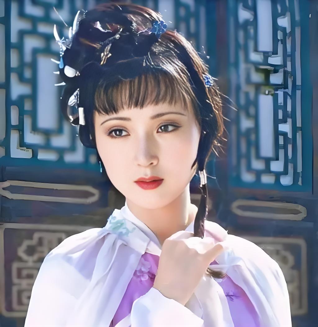 小说原文对黛玉的描述是,心较比干多