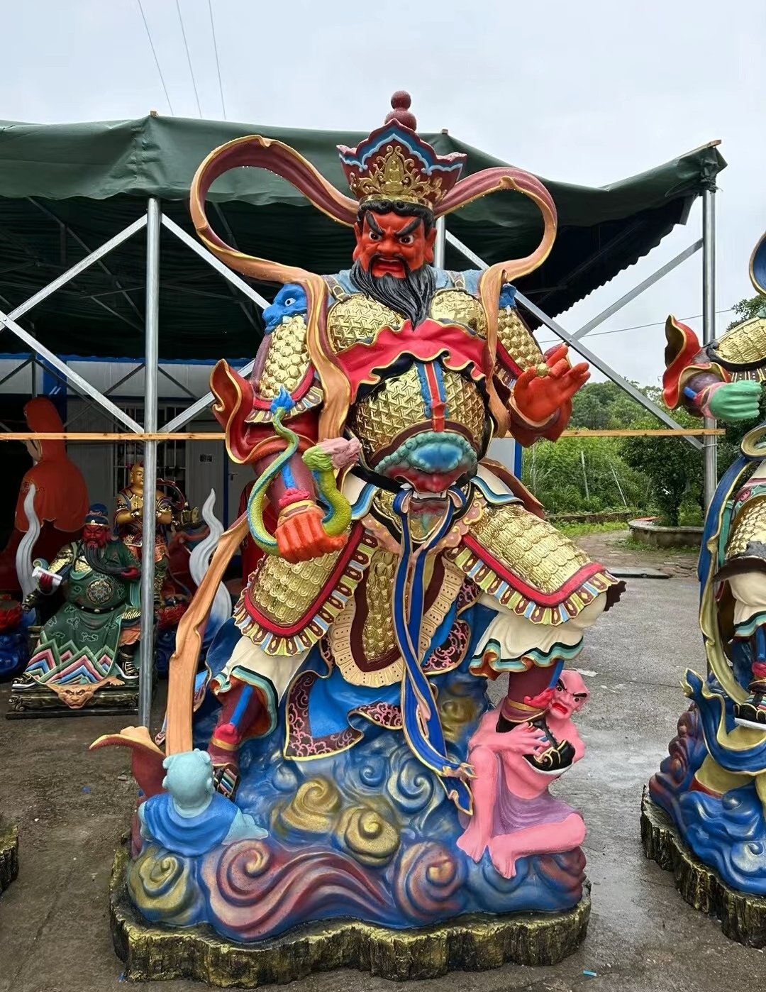 四大天王树脂材质