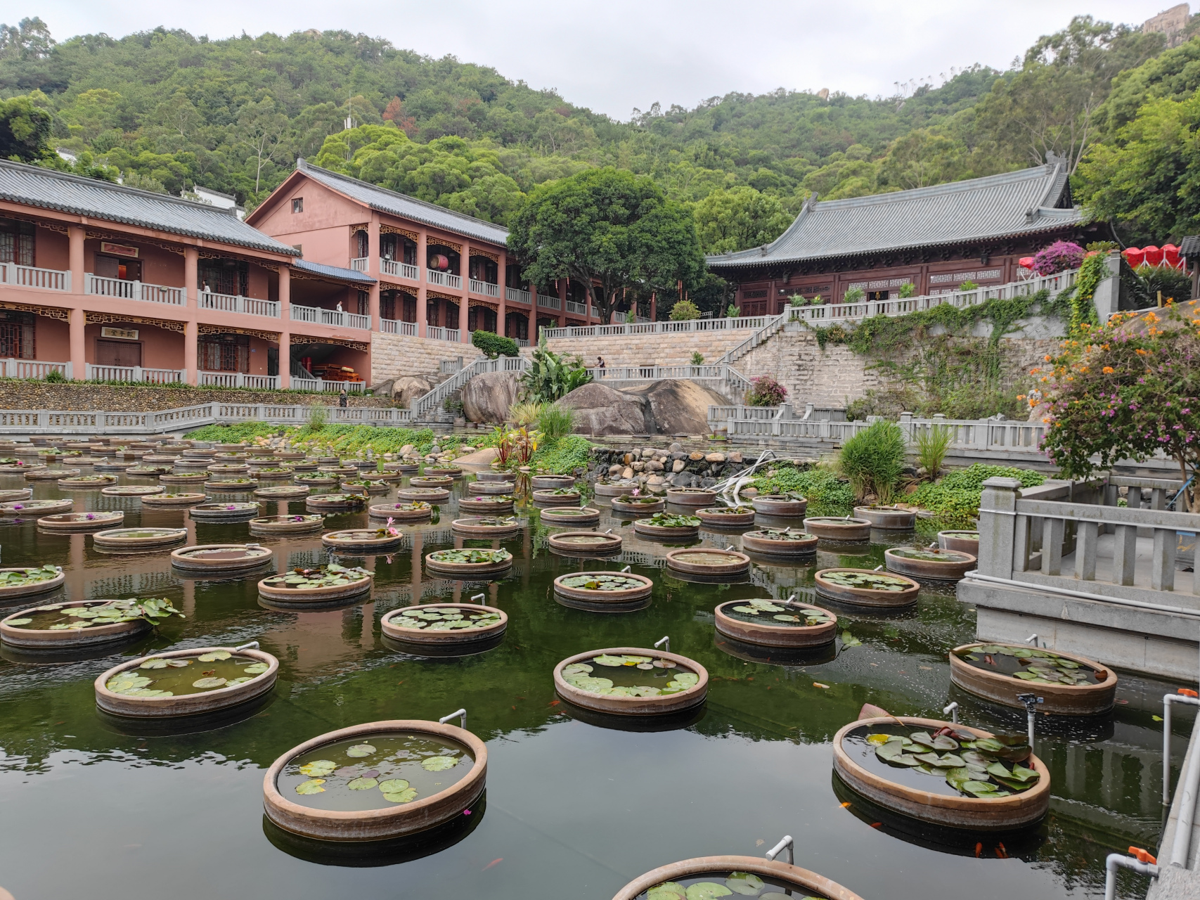 11.上石峰岩寺拜访方丈净雄大法师,今天秋风习习,凉爽阵阵