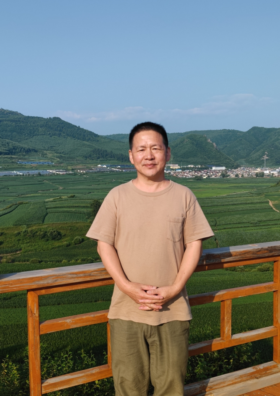 驾车从长白山到十五道沟,沿边境公路一路前行,一路美景,目不暇接.