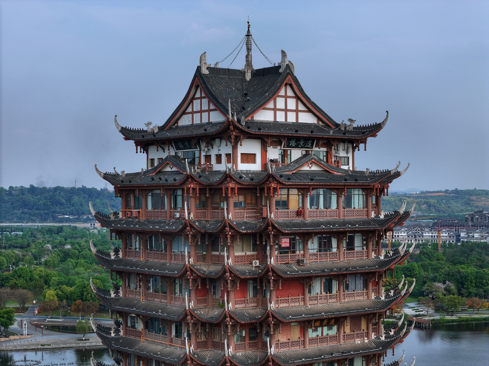 苏东坡故里,眉州远景楼 #奔赴春天的旅行# 个人非常喜欢东坡先生的