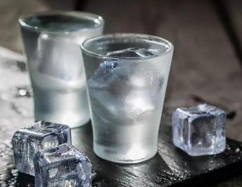 白酒冰后是不是好入口,白酒冰镇后口感如何 白酒冰后是不是好入口,白酒冰镇后口感如何