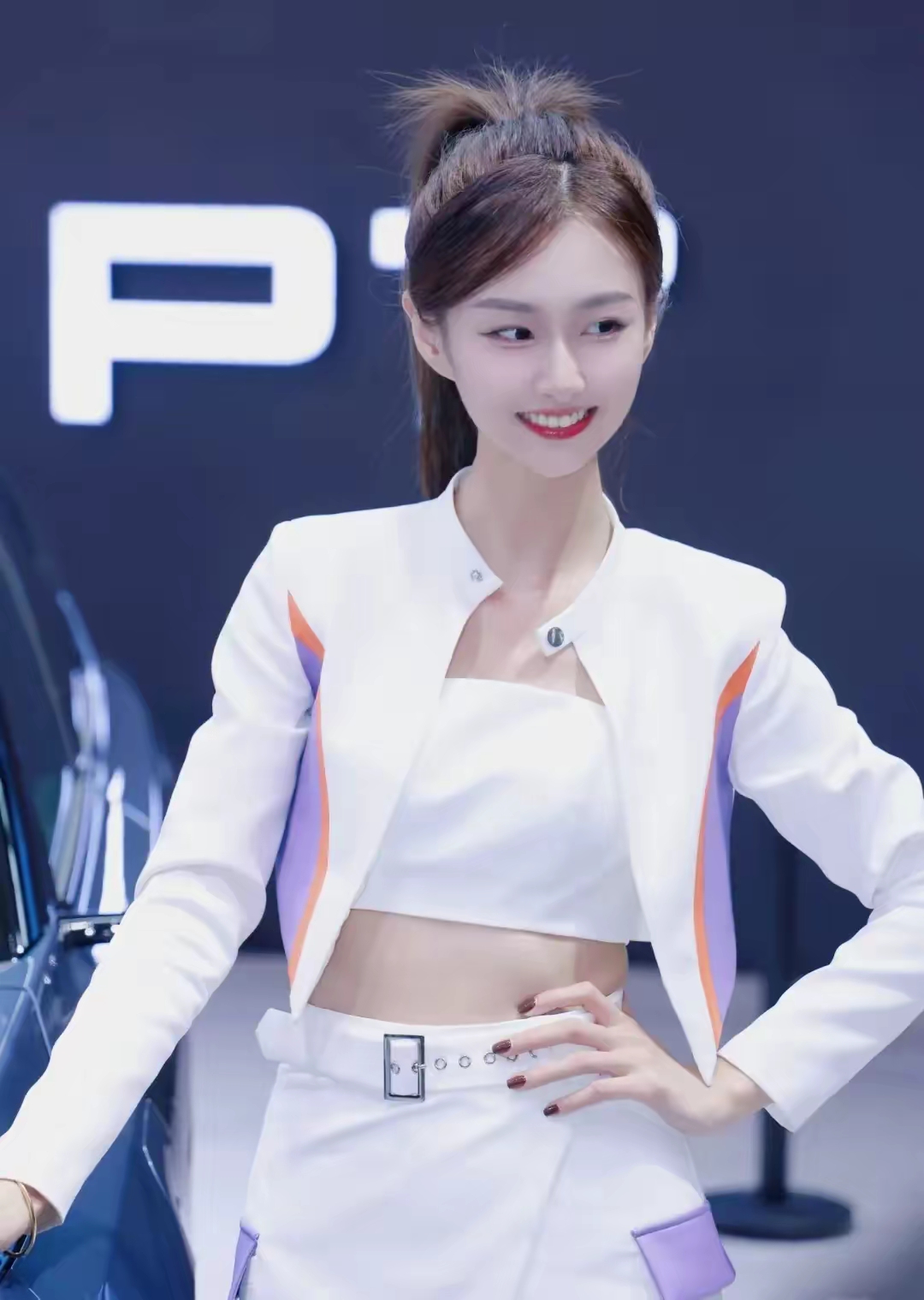 车模苏宁凭笑容杀疯车展!