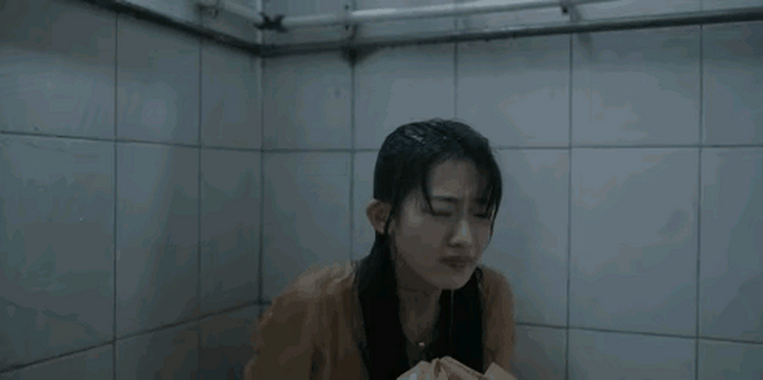 热播的《扫黑风暴》中徐英子的故事原型,其实就是轰动一时的孙小果案