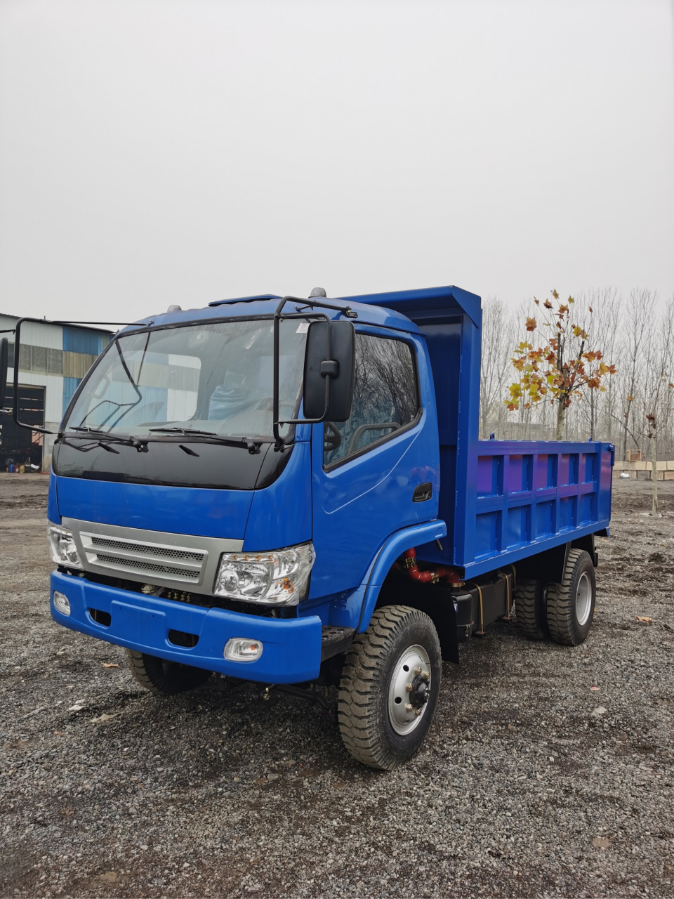 10吨四驱平头自卸车已下线,云内4102涡轮增压,145连体变速箱!