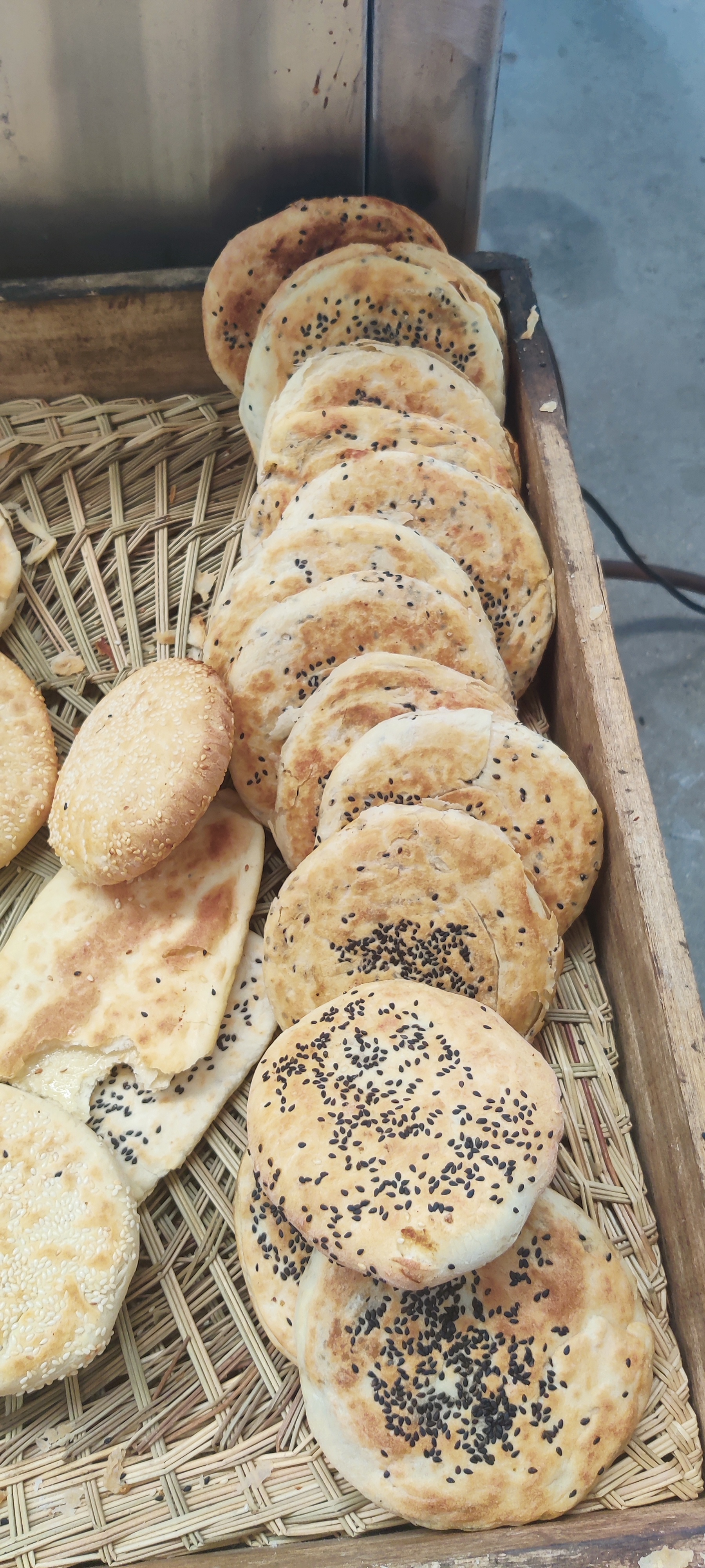 莱芜烧饼出炉中