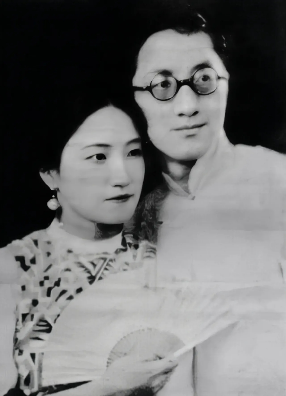 图一应该是陆小曼最美的照片了,不得不说她和徐志摩确实很有夫妻相.  