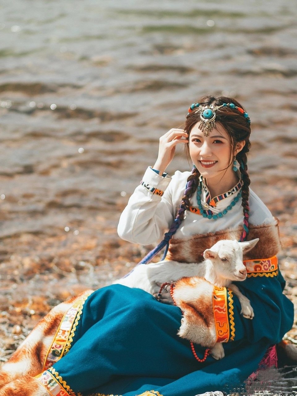藏族女孩甜美治愈的笑容