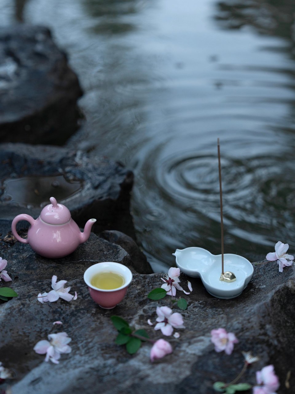 上联:我拿清风下酒 下联