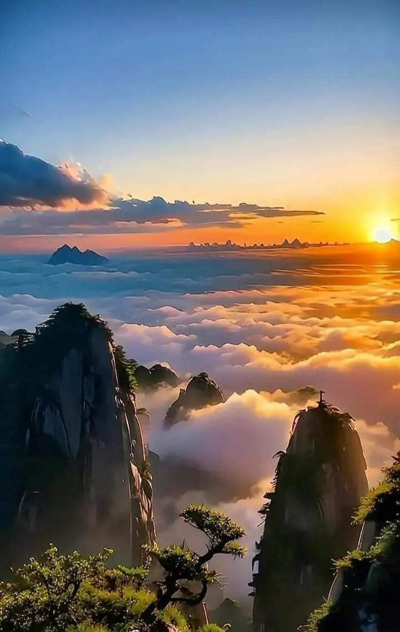 the beautiful mount emei sea of clouds and sunrise are for