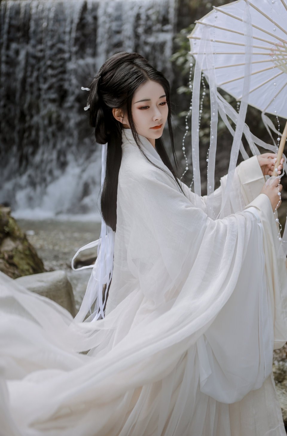 这半醉半醒捣缇吧剿胱戆胄颜掌 古风图片唯美真人