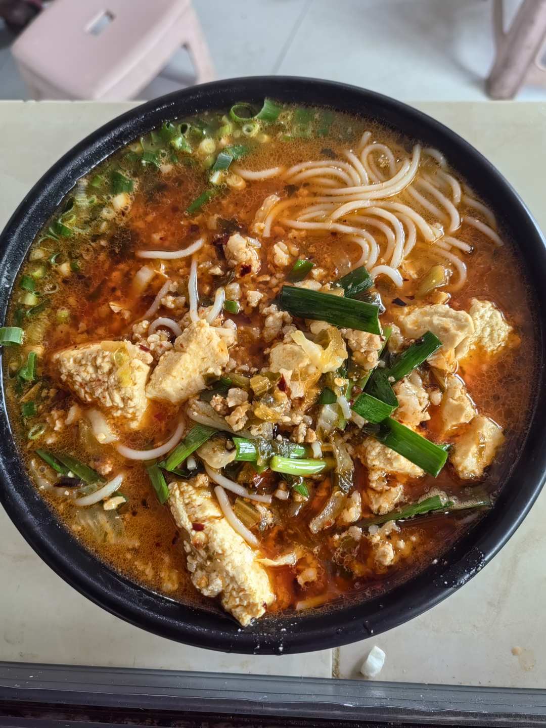 路边野餐看天下#云南特色,臭豆腐小锅米线,你们哪里有么?