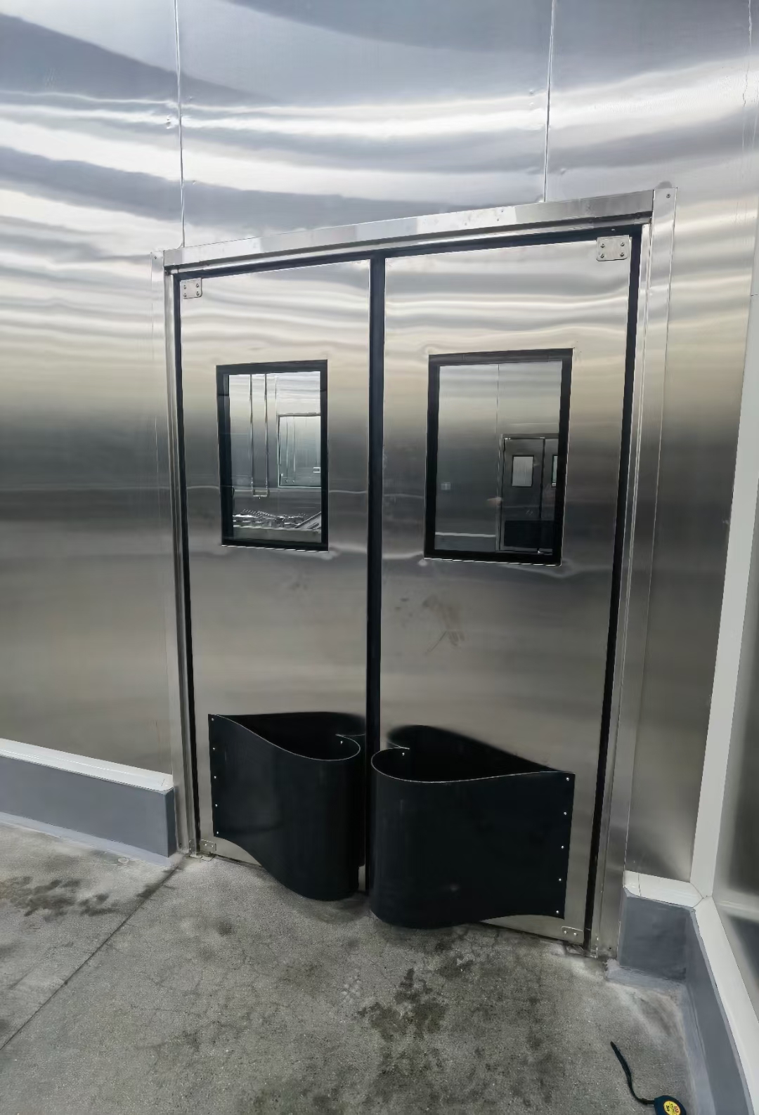 临汾各县市安装维修各种电动卷闸门,伸缩门,车牌识别道闸,别墅车库门