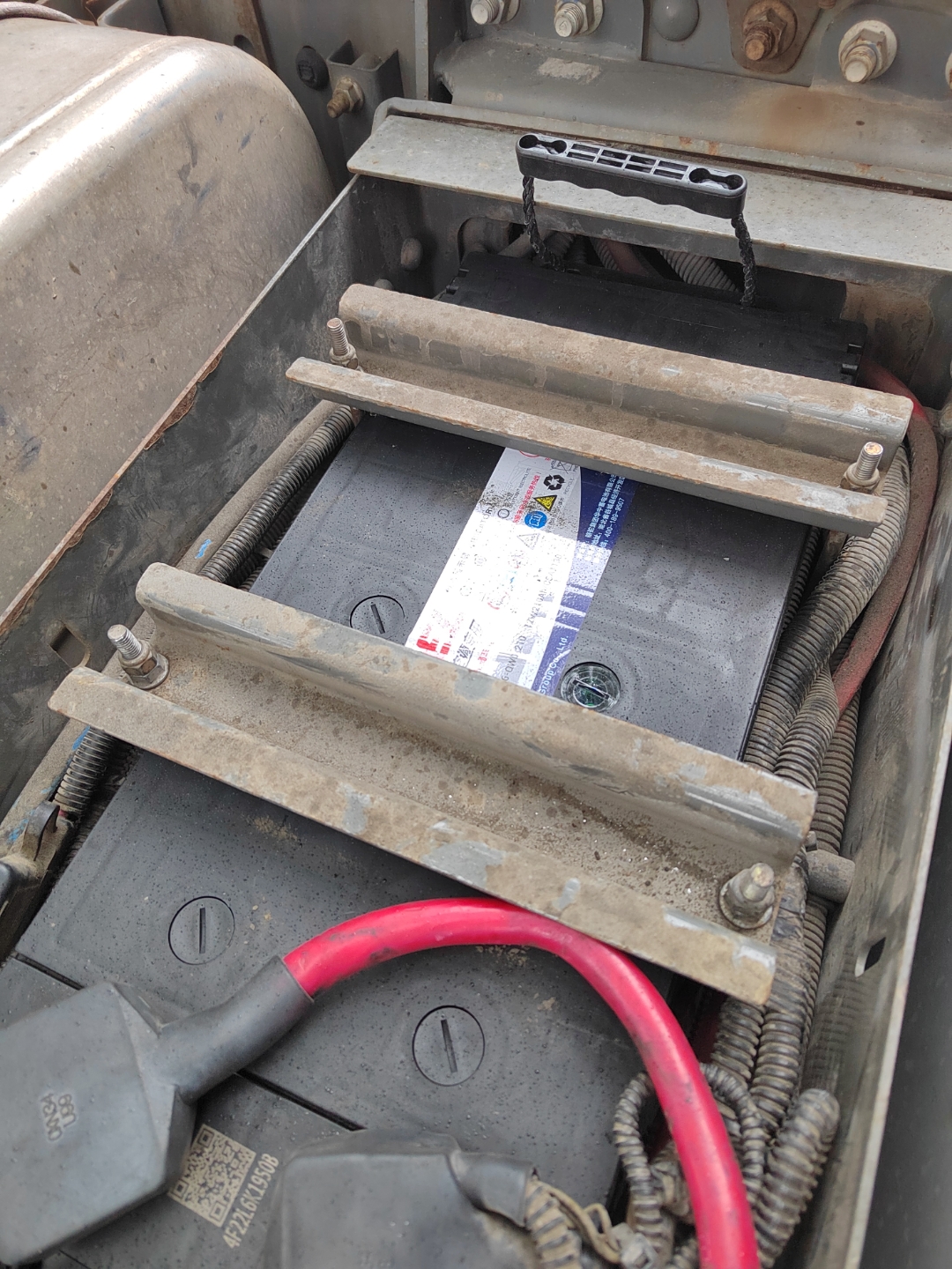 骆驼蓄电池驻车铠甲空调电瓶