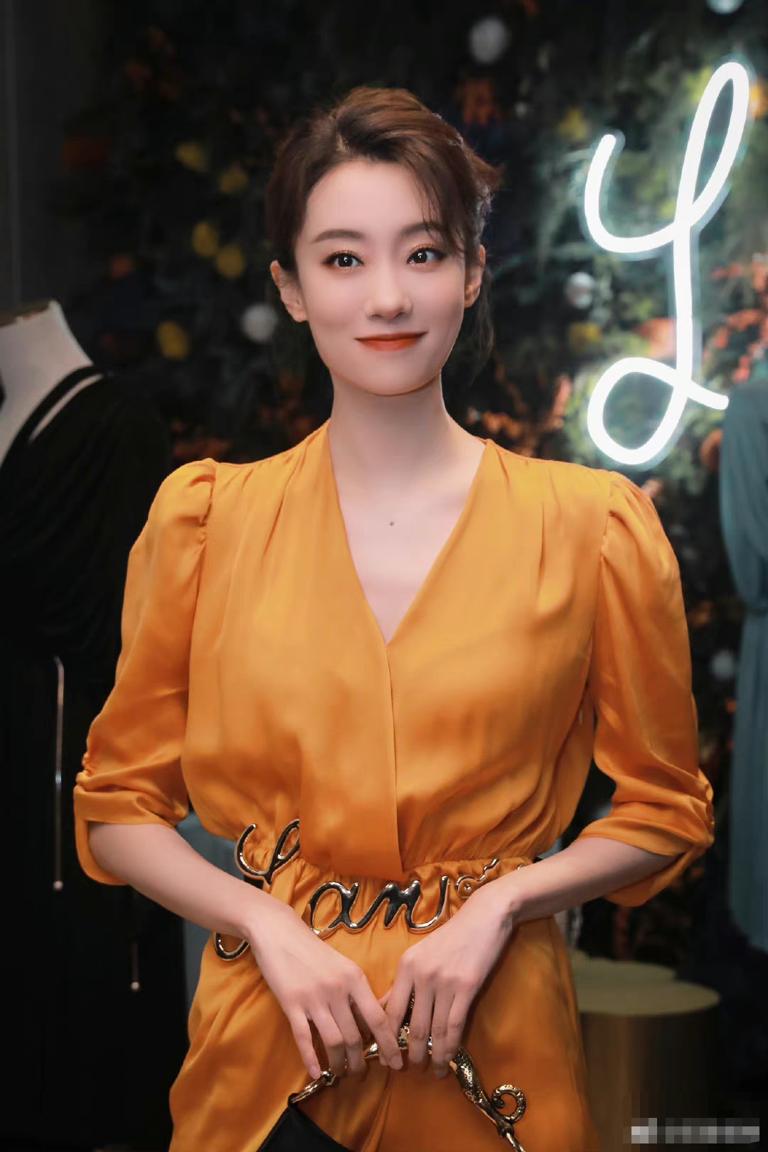 我们都爱聊八卦# 张小斐打扮起来,这颜值还是杠杠的.