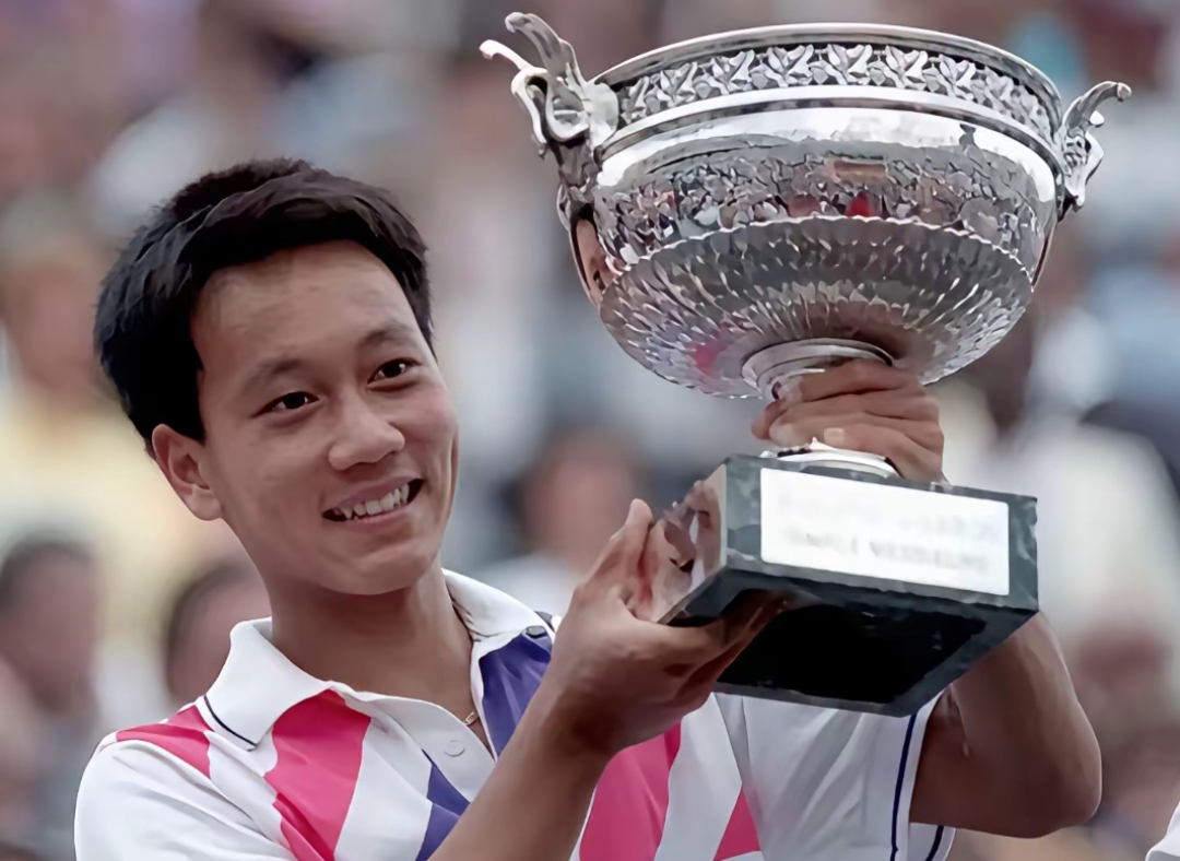 他是网球巨星张德培!