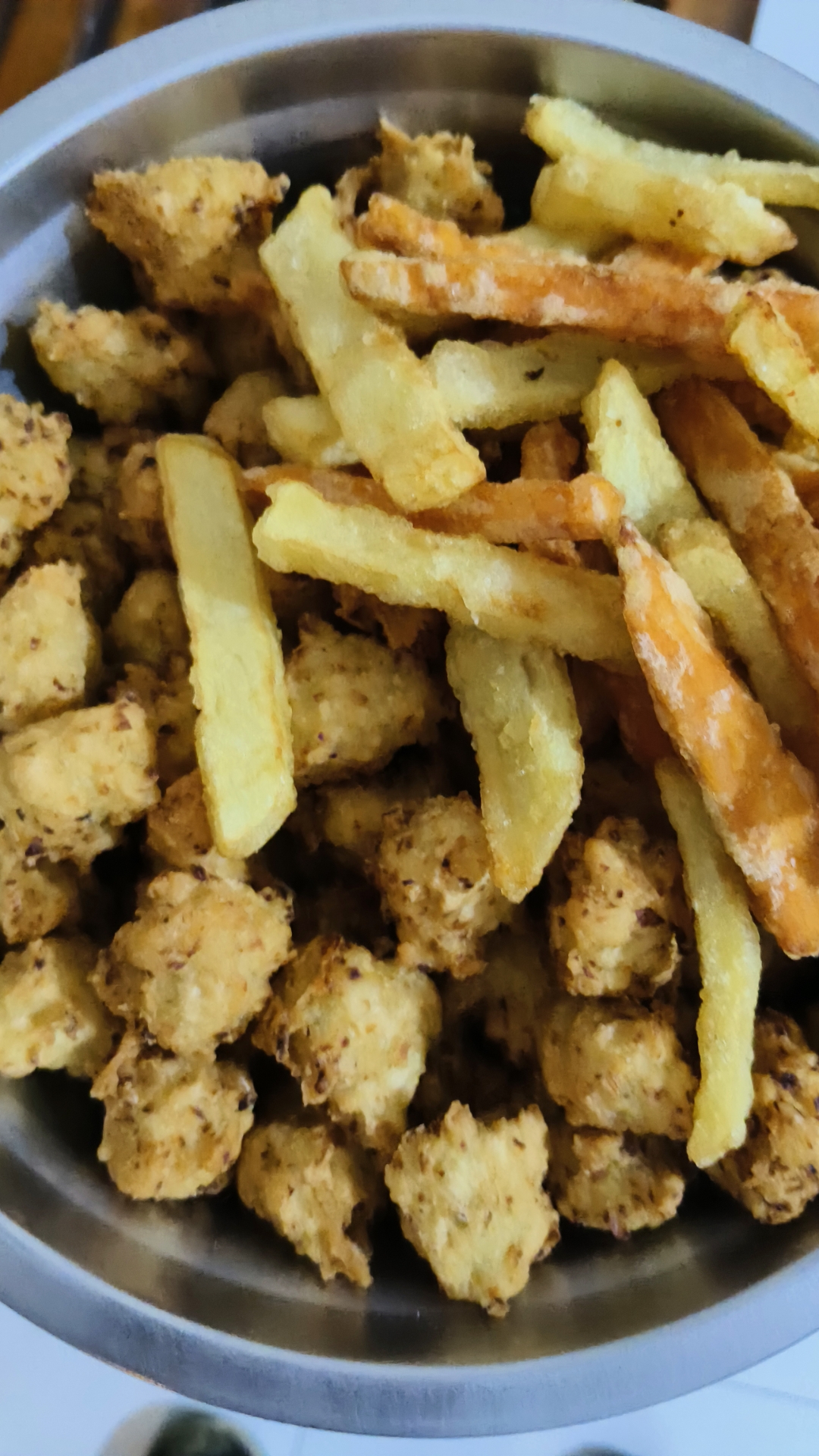 淋雨看风景,也未免划不来,把喜爱的菜谱拿出来,来份素丸子和炸薯条