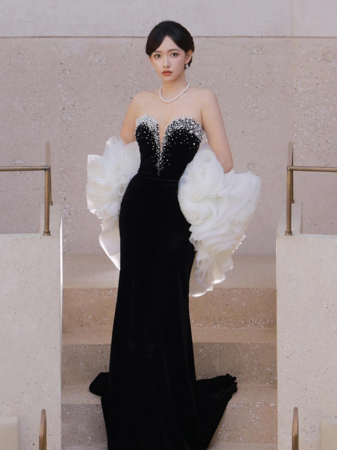 程潇深v黑裙时尚写真,这层薄纱真好看.#九月创作激励计划