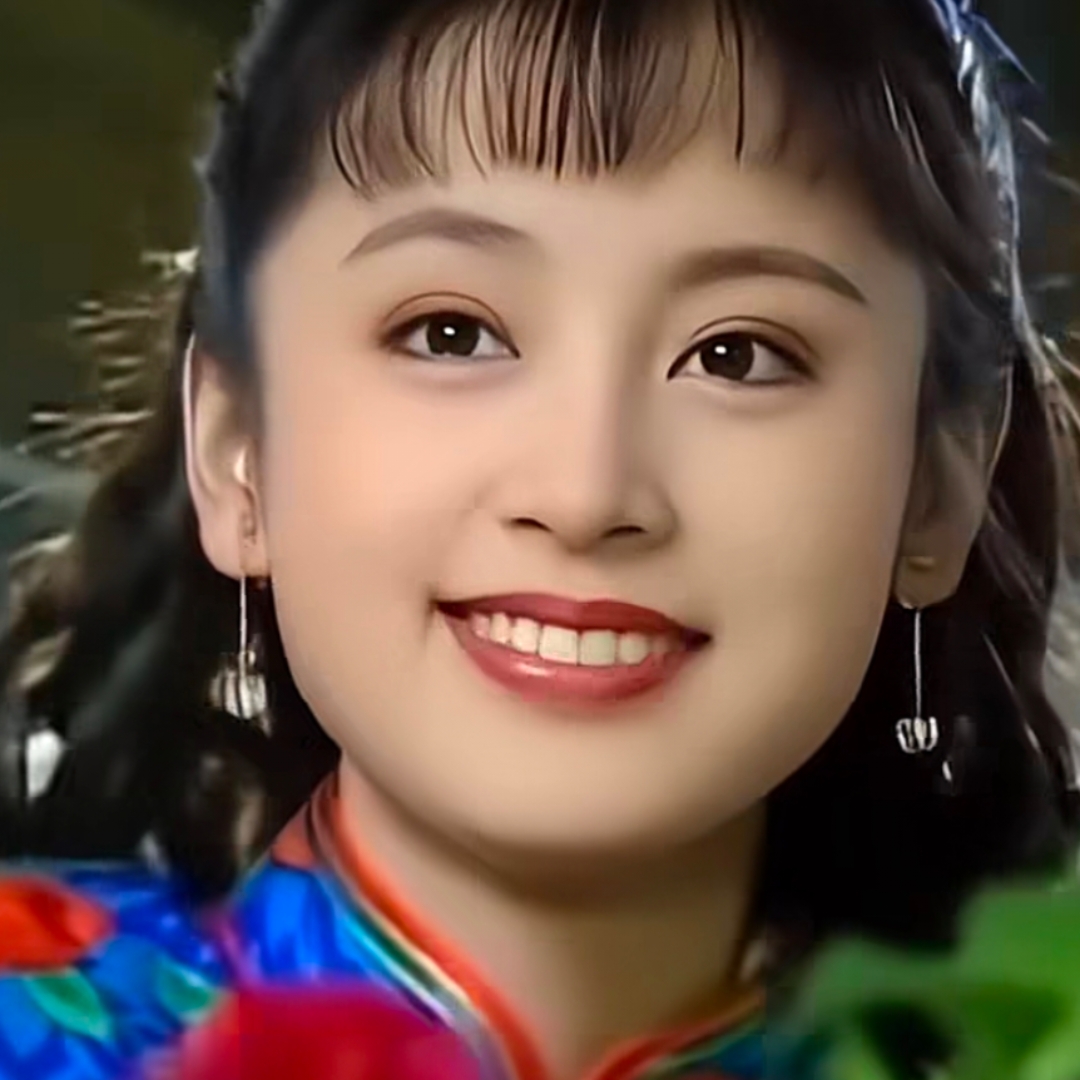 我觉得毫不夸张的说,陈红是所有琼女郎里最漂亮的一个,比年轻时候的