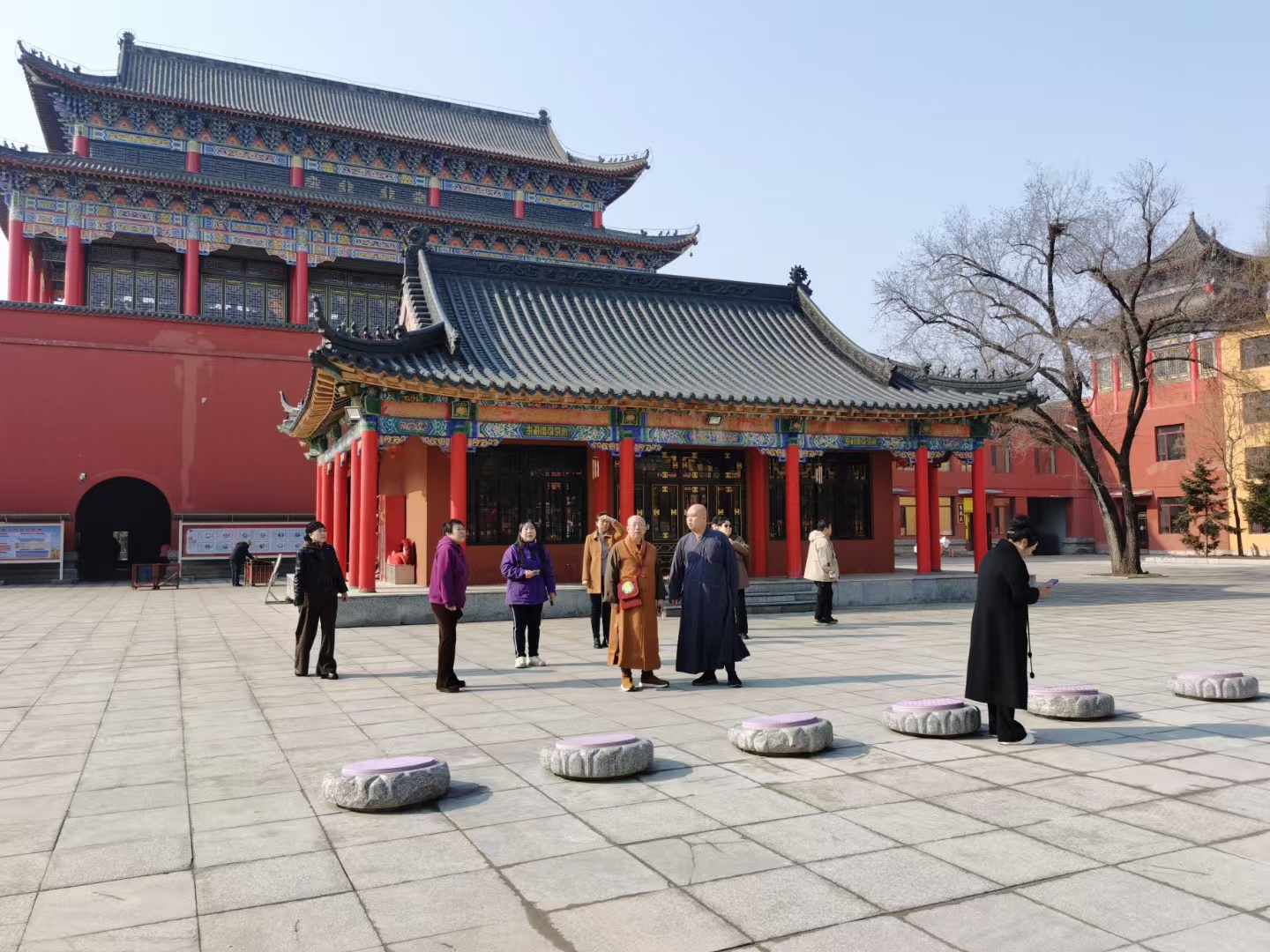 人有三种生命,身体的生命,基因的生命,和心性的生命