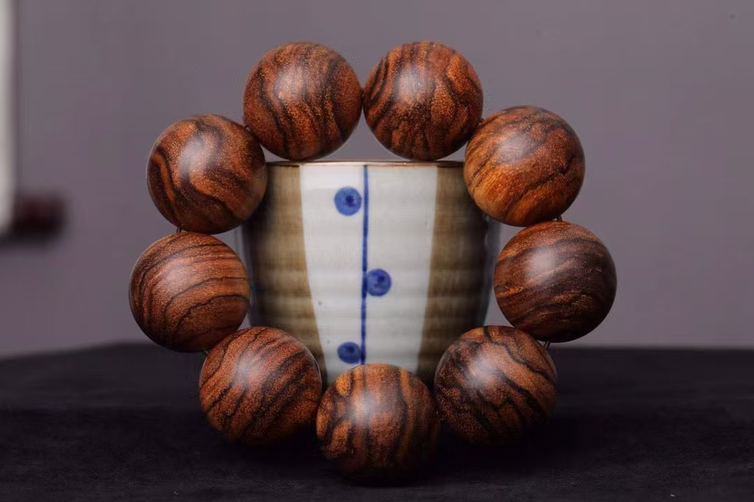 印尼花奇楠3.0大豪珠,像贡木一样,带花香果香