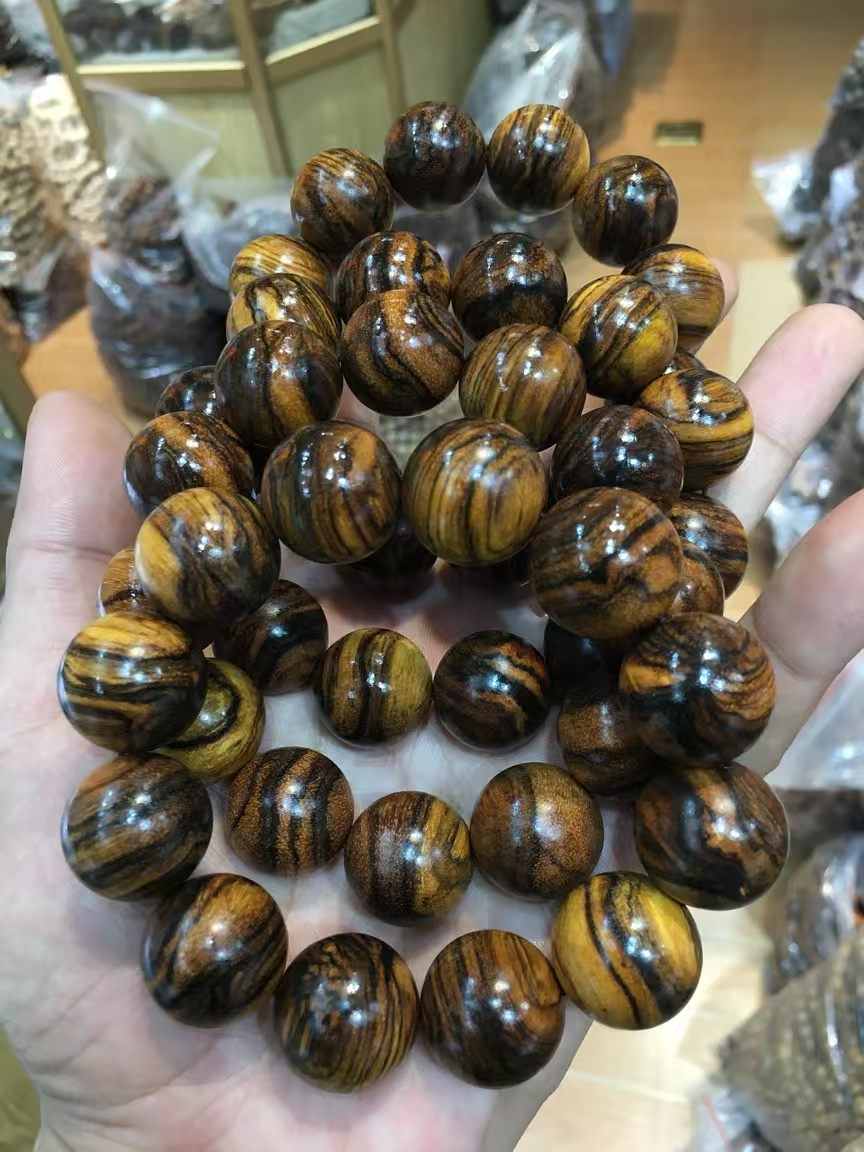 印尼花奇楠2.0手串,像贡木一样,带花香果香