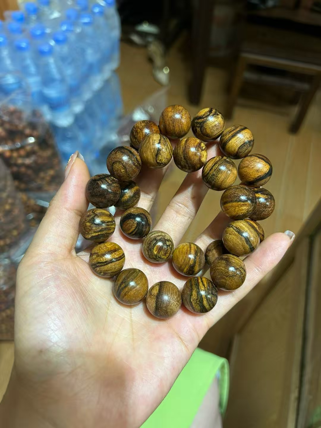 印尼花奇楠1.8手串,像贡木一样,带花香果香