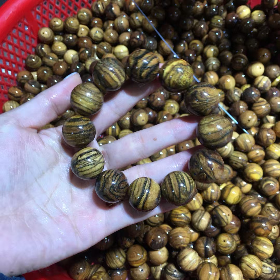 印尼花奇楠2.0手串,像贡木一样,带花香果香
