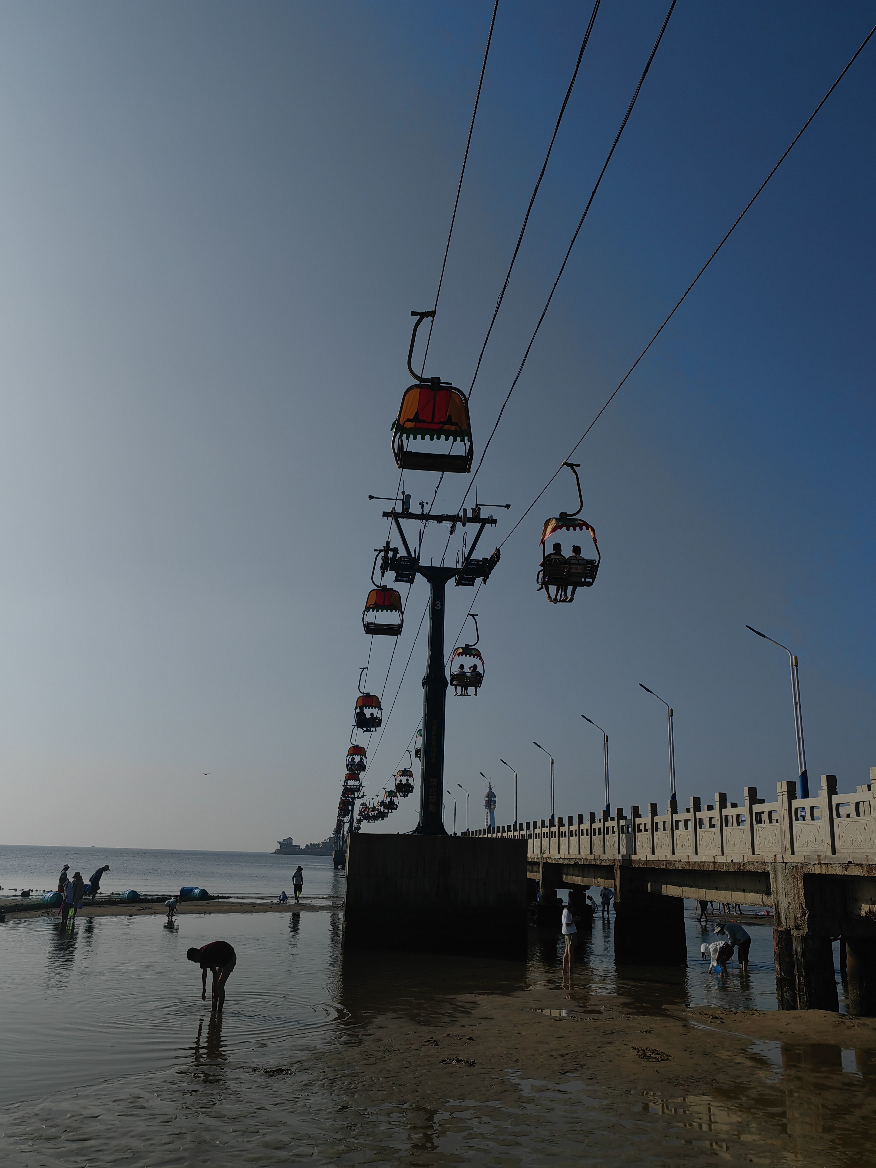 这里可以坐空中缆车直达对面的仙螺岛上