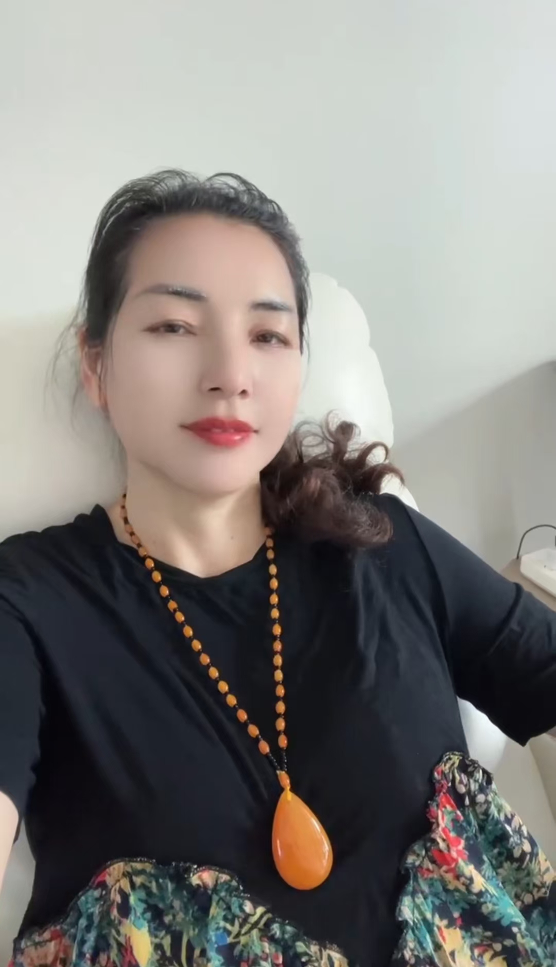 征婚女53岁联系电话图片