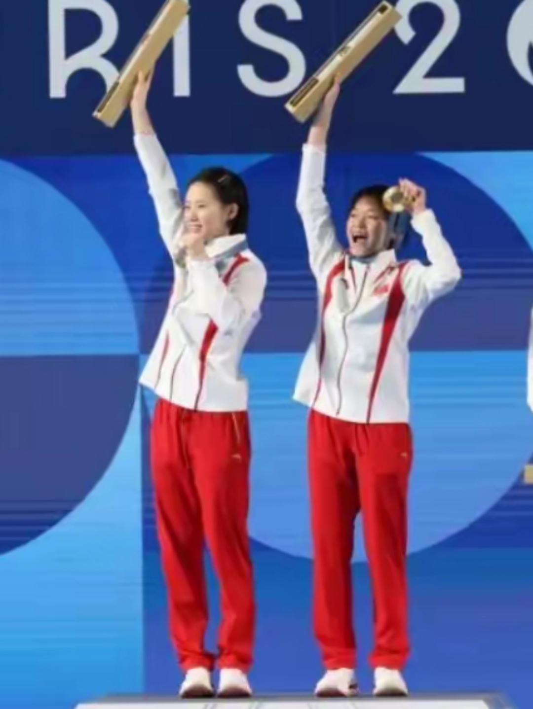 包含中国代表团金牌崭露头角，引发全民热议的词条