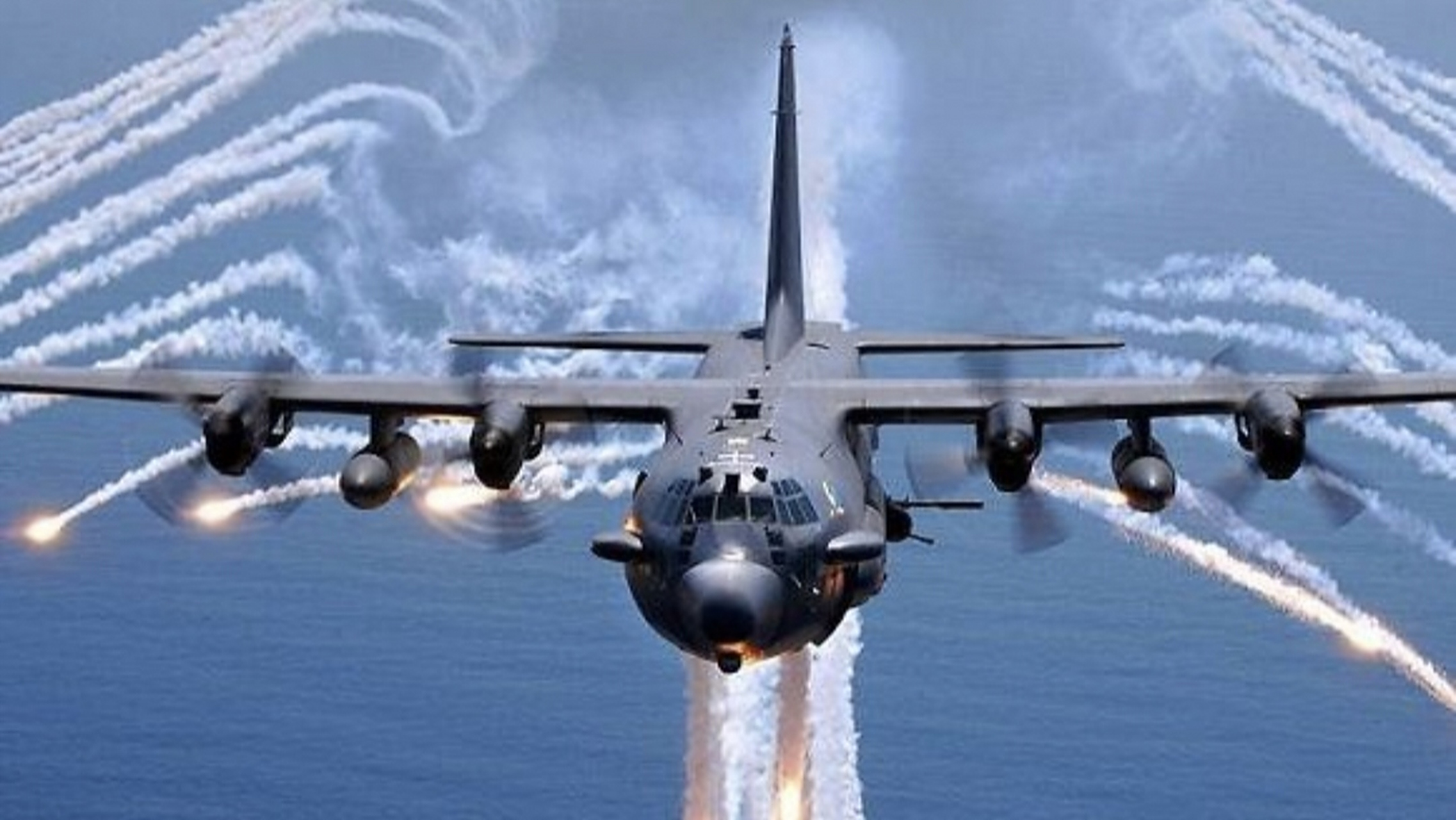 ac-130空中炮艇,这是一个让步兵闻风丧胆的名字.