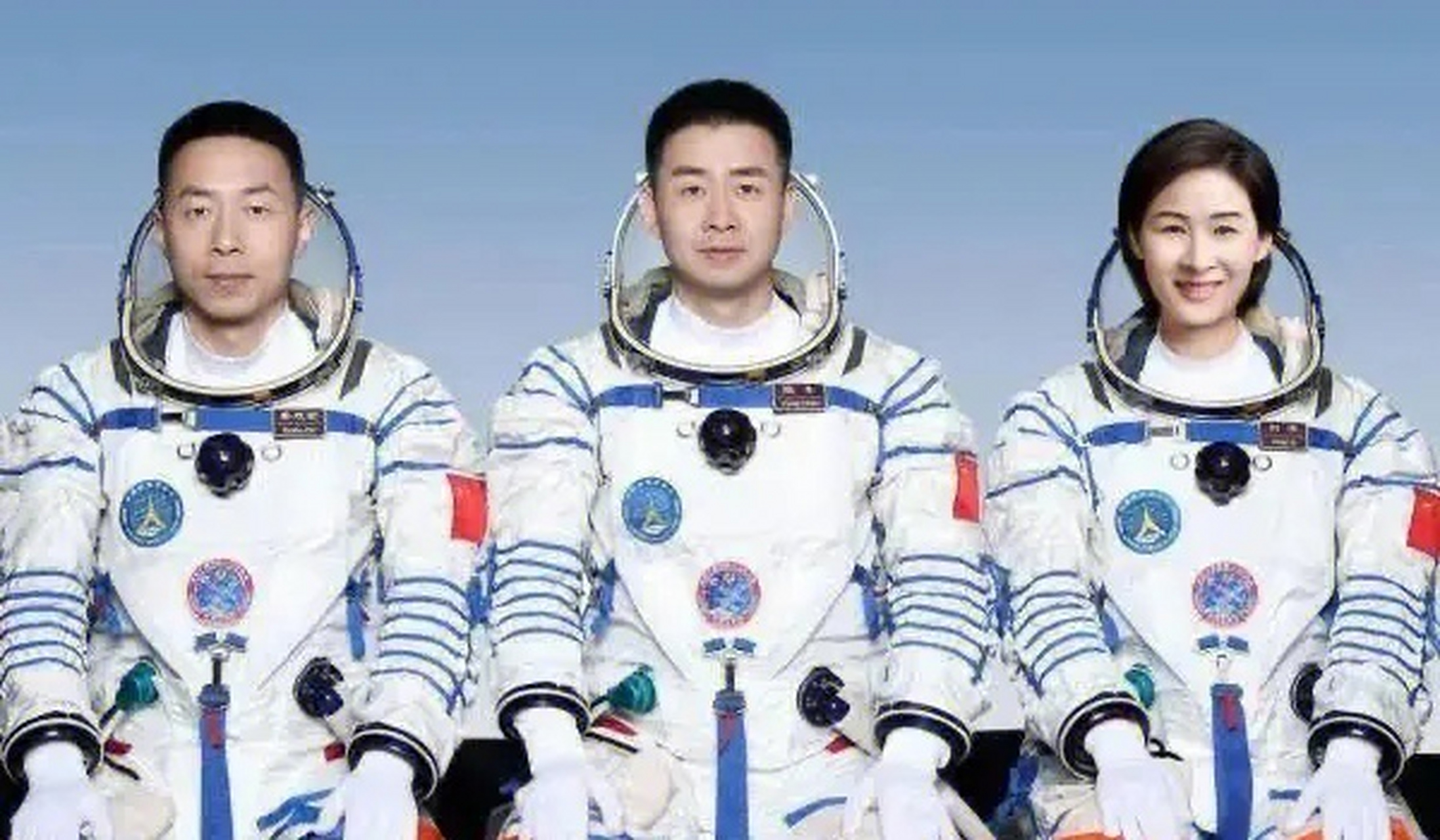 神舟六号:平均年龄40.5岁  2. 神舟七号:平均年龄42岁  3.