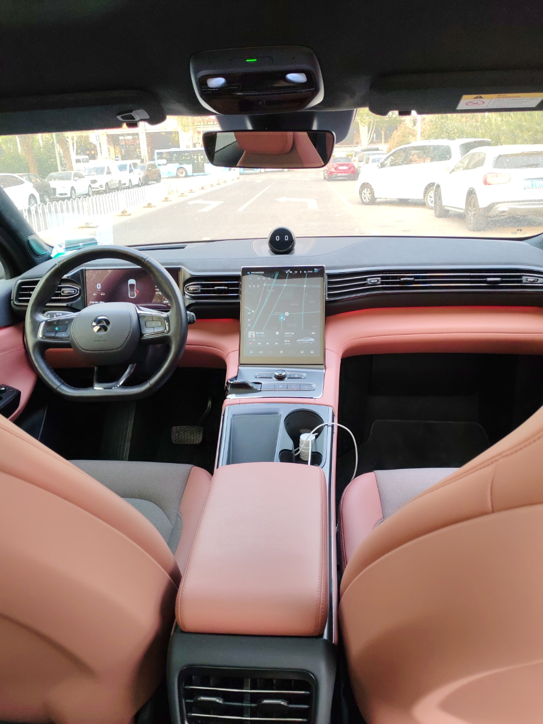 车内储物空间丰蔚来ec6一代车车内物理按键照片蔚来es6内饰图片